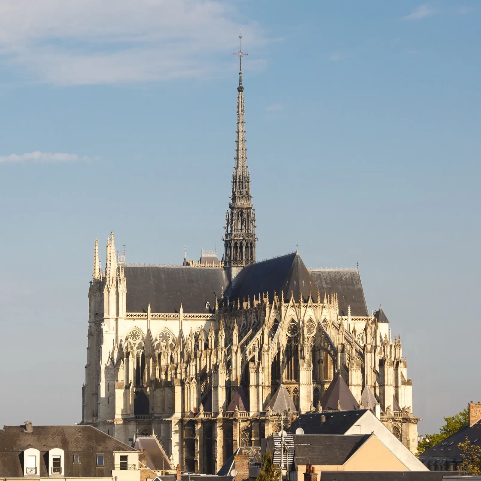 Cathédrale Notre-Dame d'Amiens, joyau de l'art gothique et emblème de la préfecture de la Somme